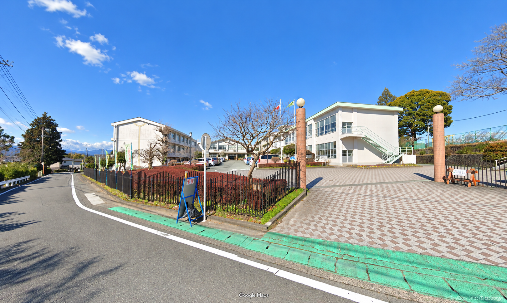 富士根南小学校まで徒歩3分!の好立地